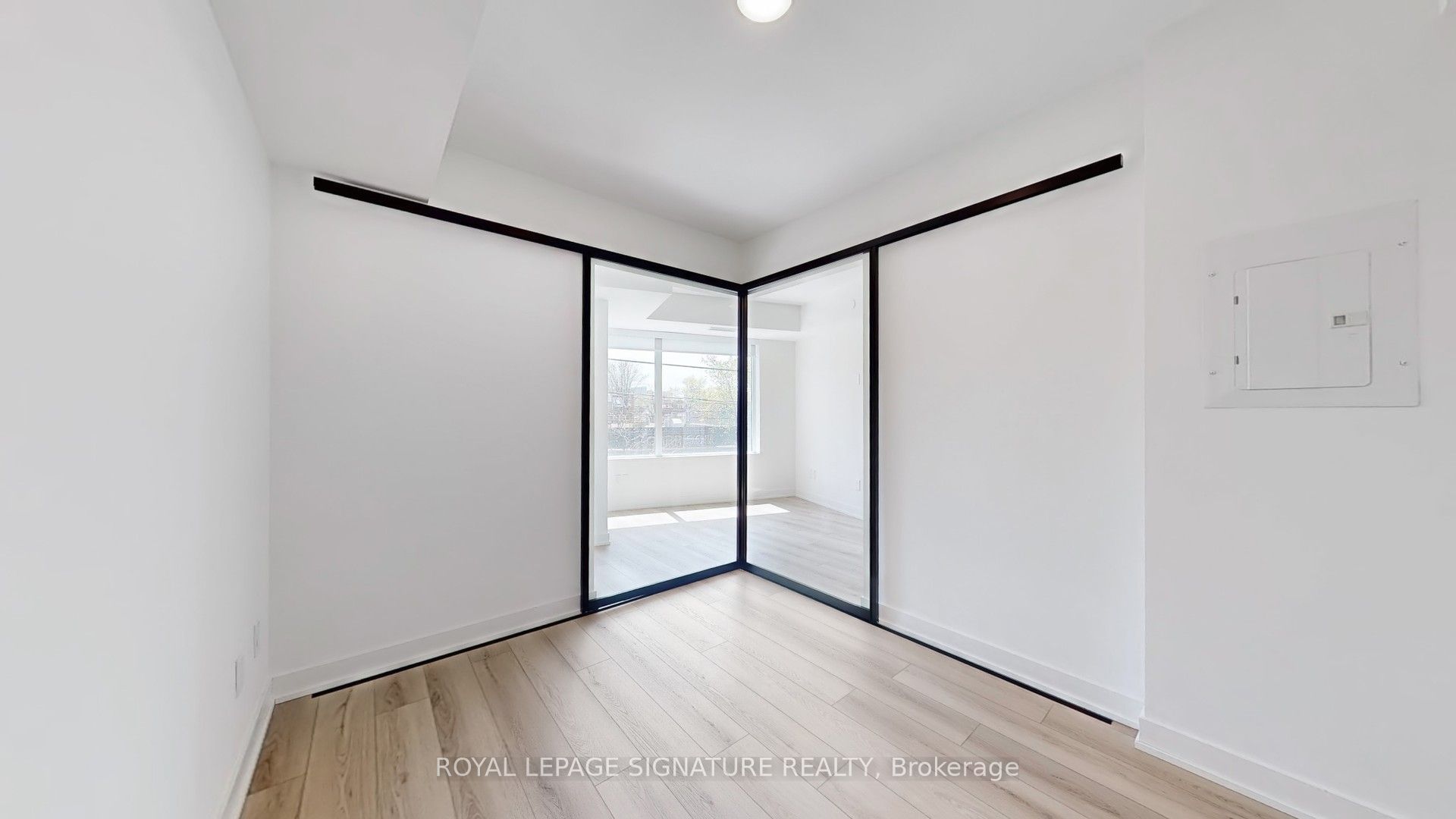 1200 Dundas Street W, #203