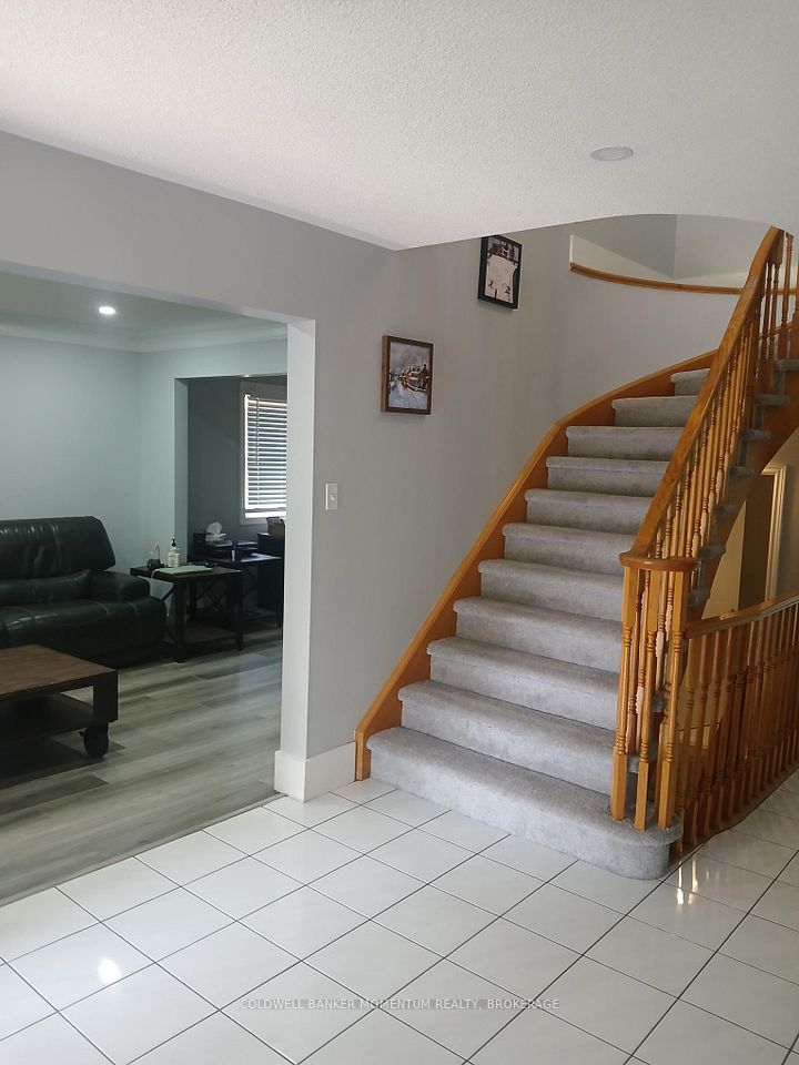 27 Mcintyre Avenue, St. Catharines, ON L2S 3W9