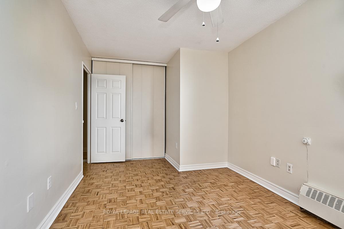 2 Bedrooms Condo at 2263 Marine, Oakville For sale
