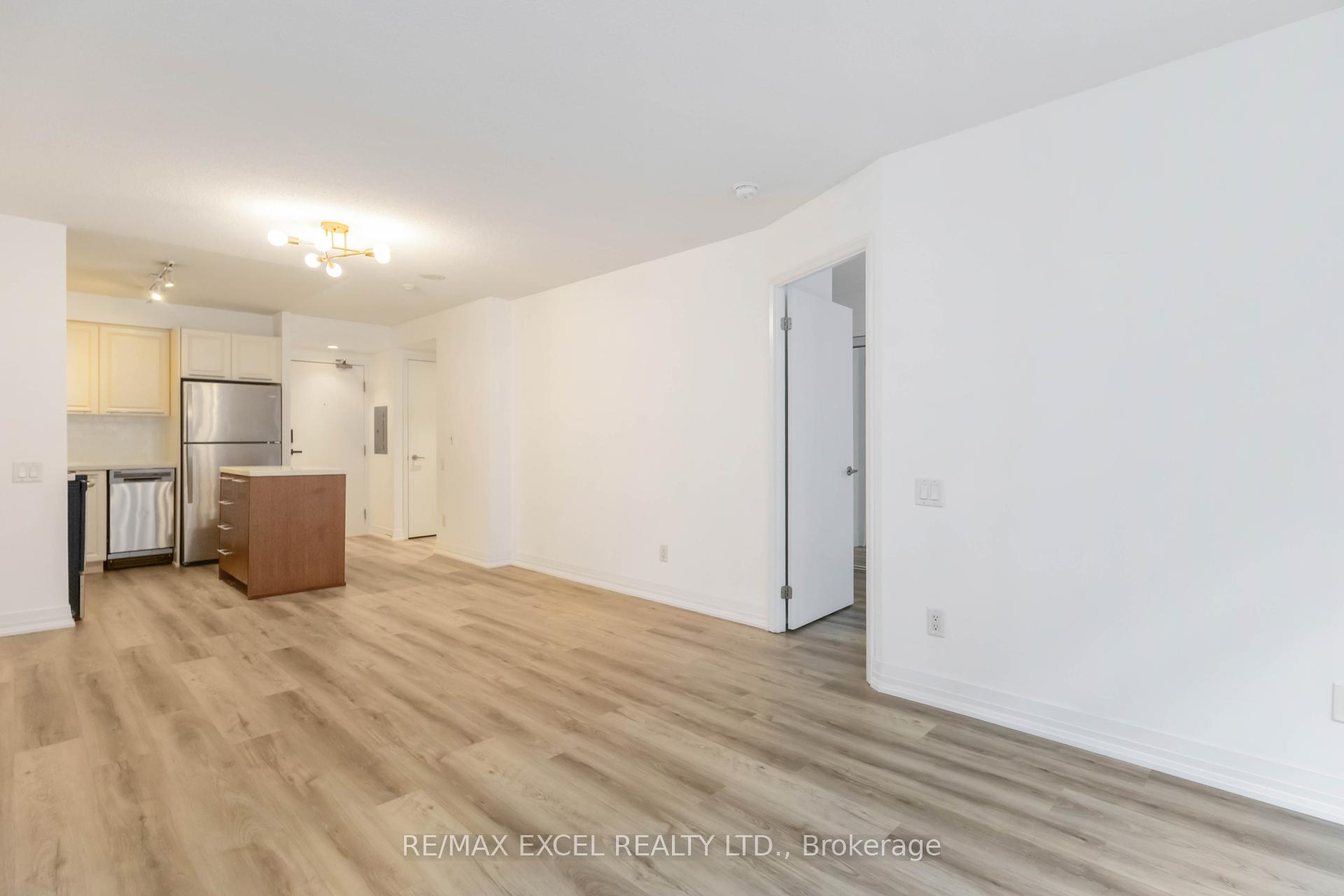 2 Bedrooms Condo at 21 Carlton, Toronto For sale