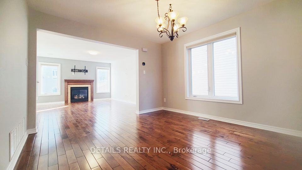 206 AQUILO Crescent