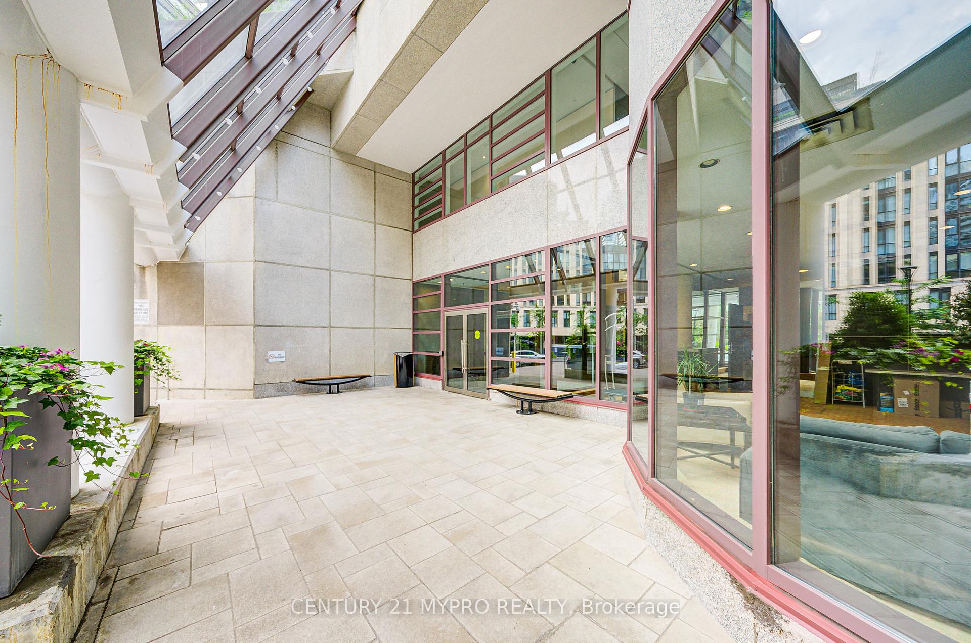 2 Bedrooms Condo at 1001 Bay, Toronto For sale