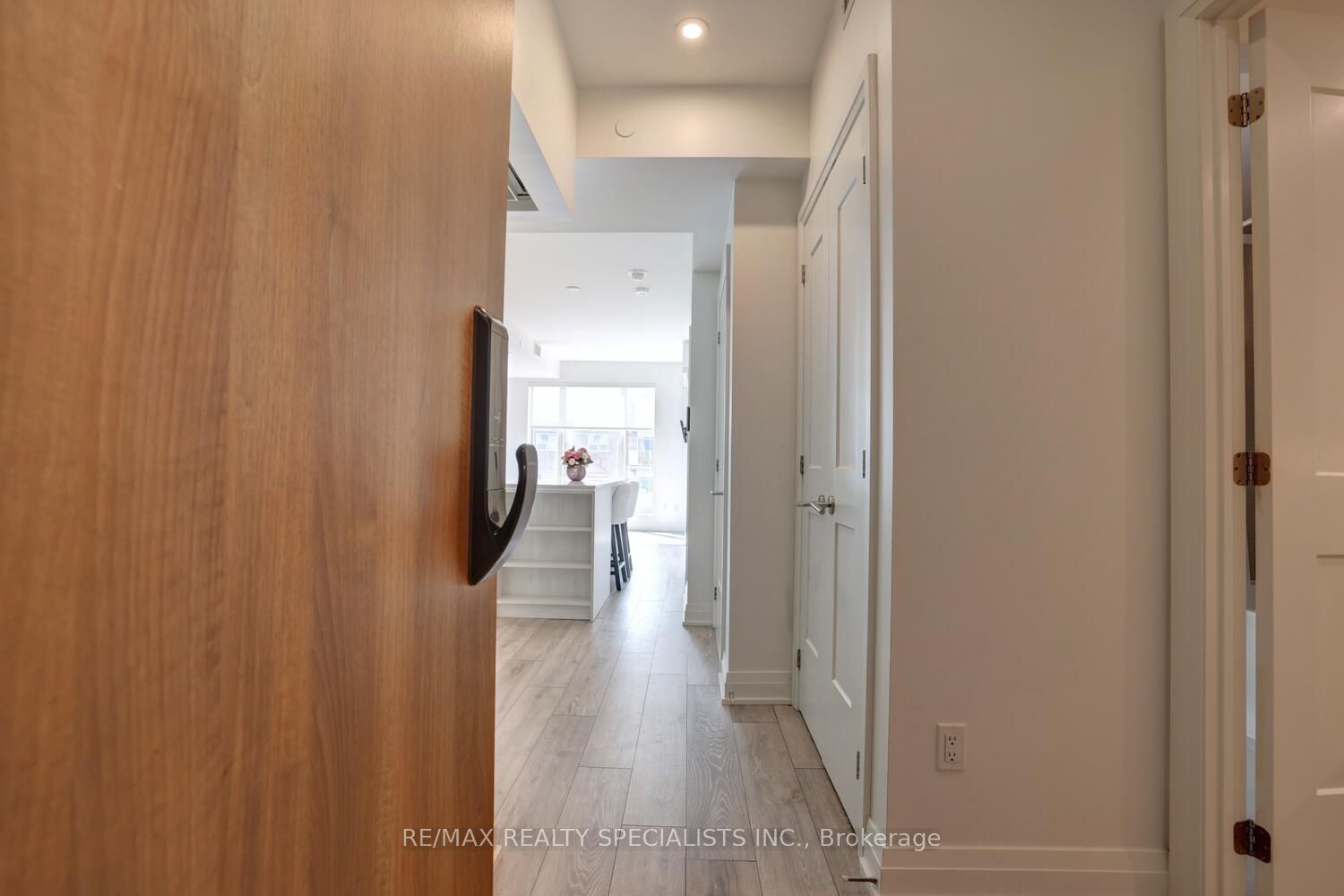 21 Park Street E, #616
