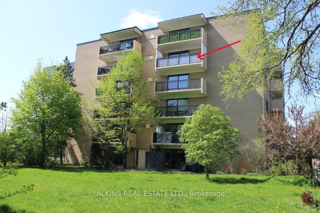 2 Bedrooms Co-op at 557 The East Mall, Toronto For sale