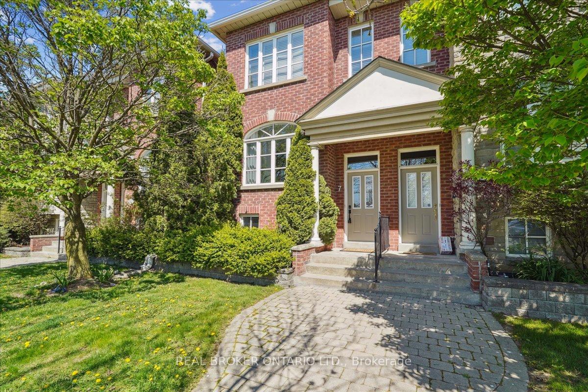 2 Bedrooms Condo at 114 Evans, Toronto For sale
