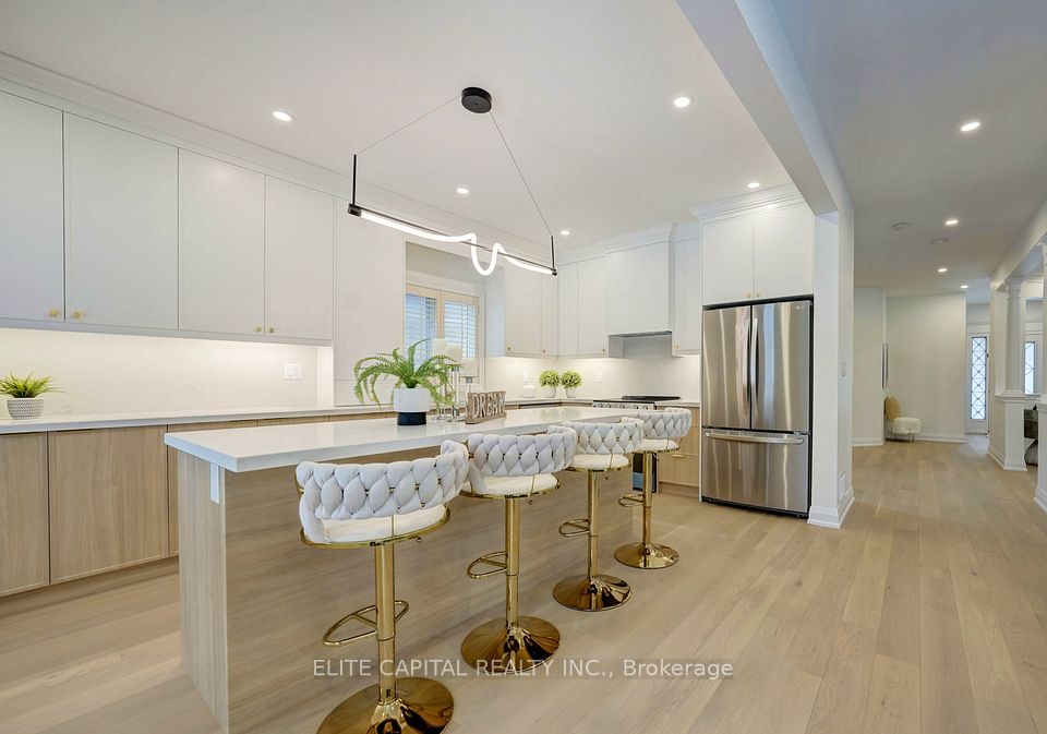 123 Stave Crescent, Richmond Hill, ON L4C 0S9