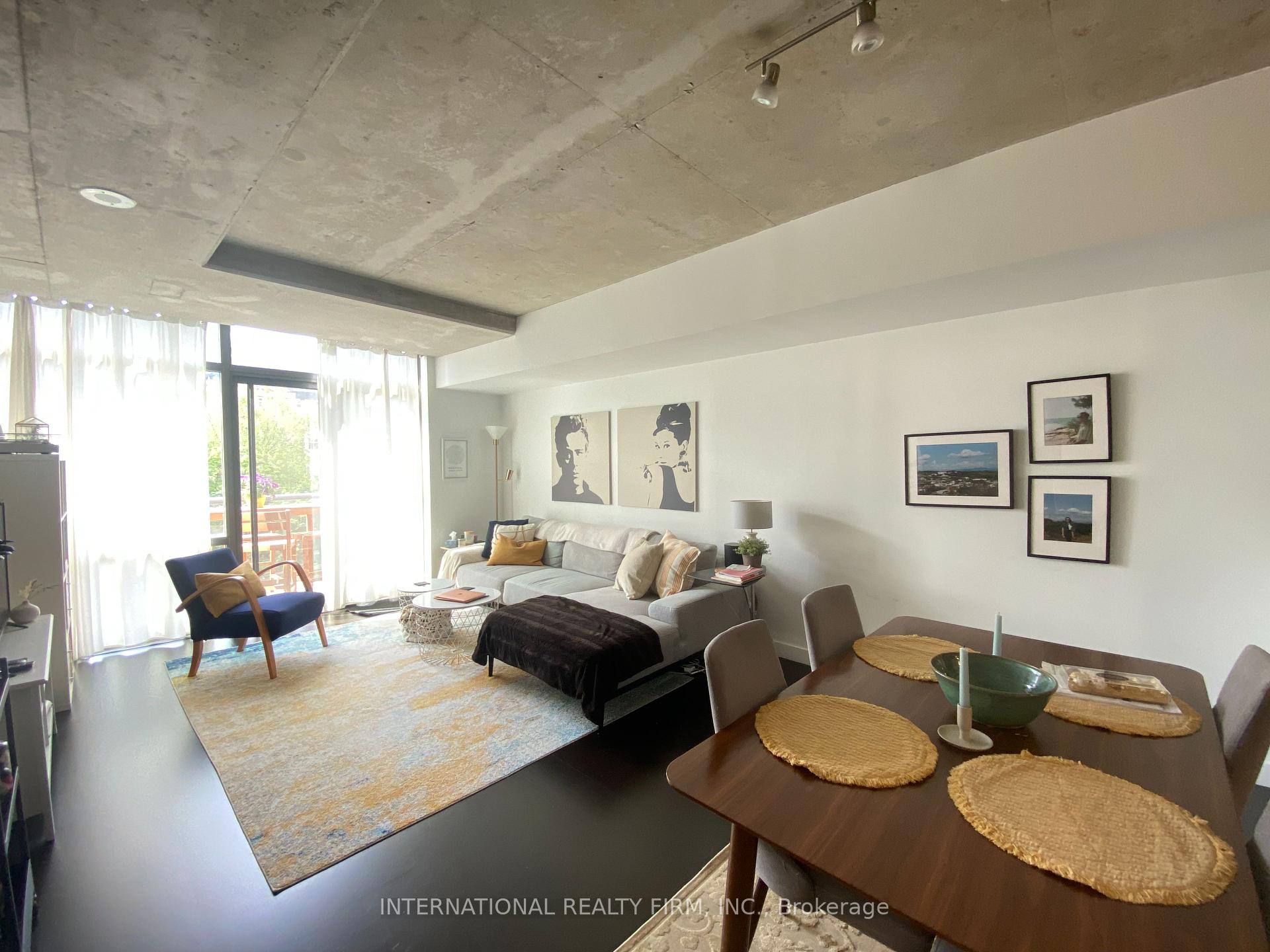 2 Bedrooms Condo at 55 Stewart, Toronto For sale