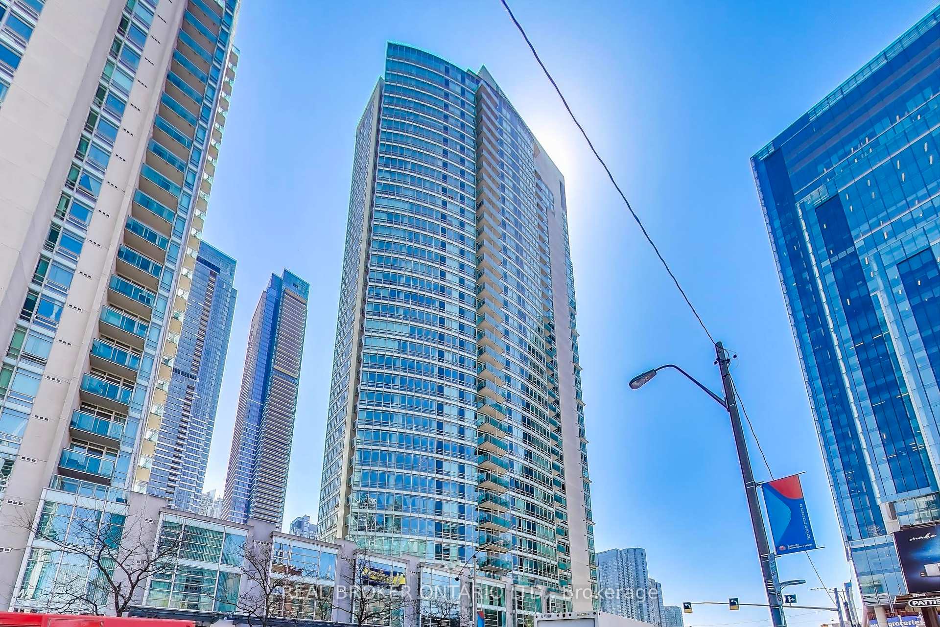 2 Bedrooms Condo at 397 Front, Toronto For sale