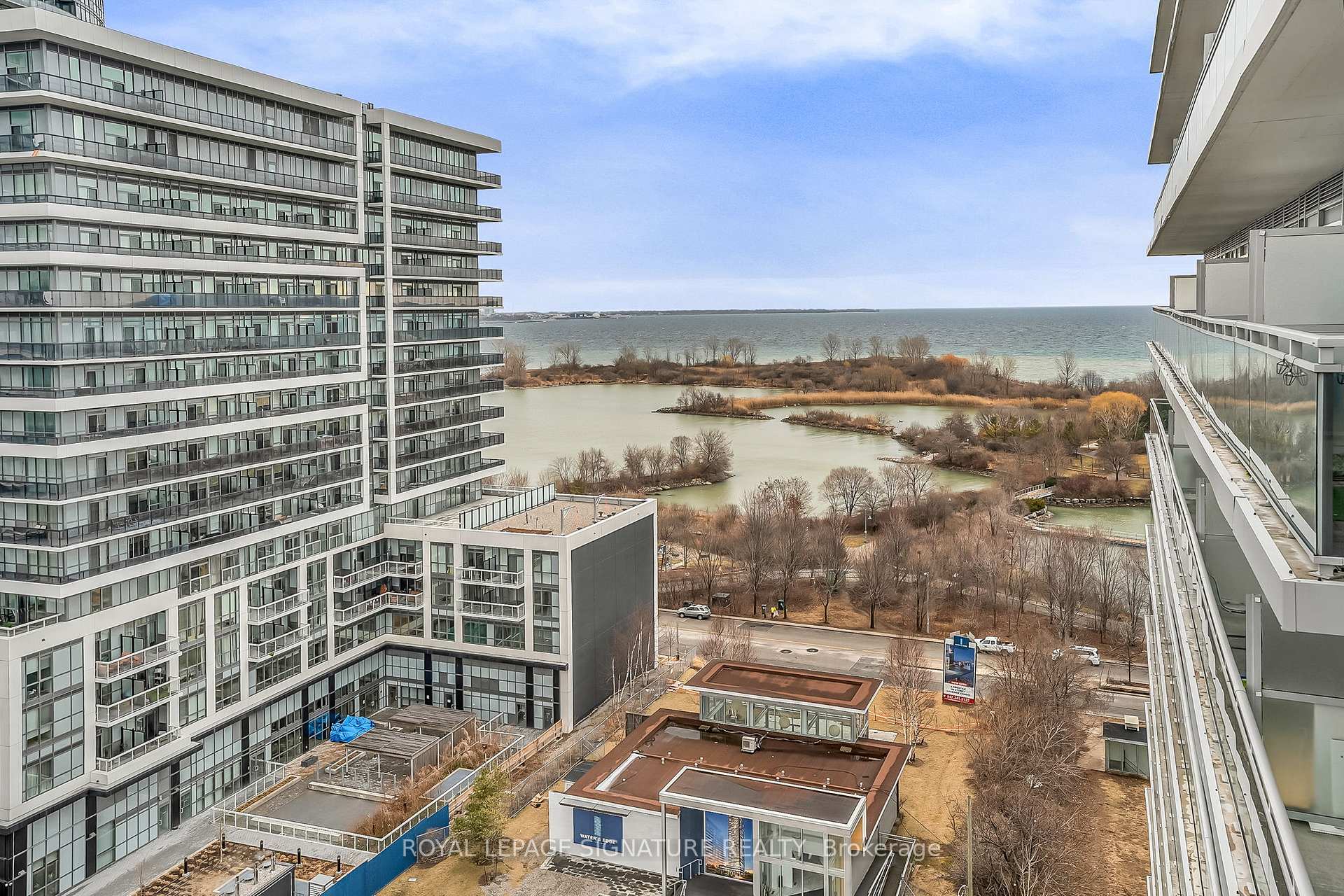 1 Bedroom Condo at 33 Shore Breeze,  Toronto For sale
