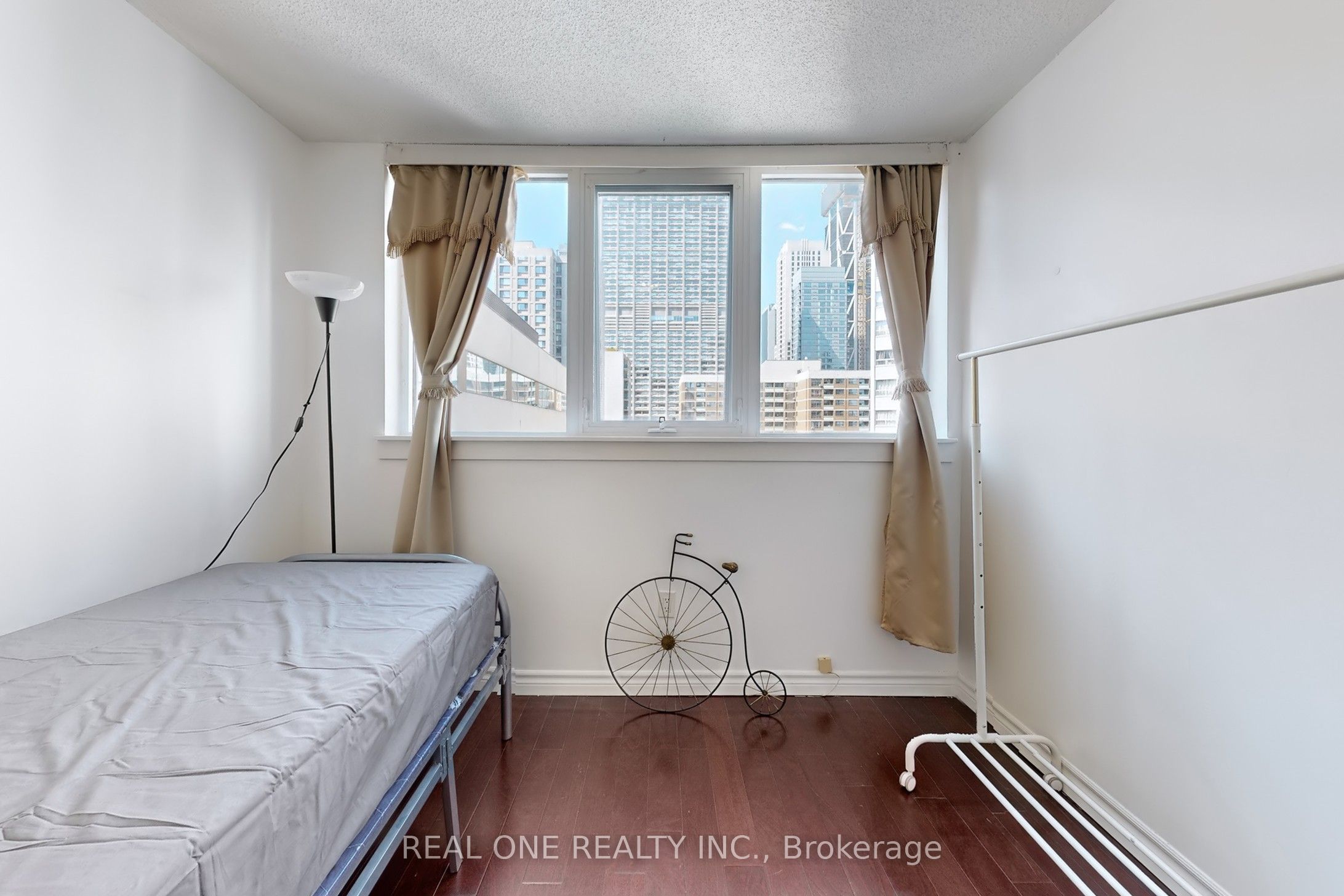 1055 Bay Street, #1816
