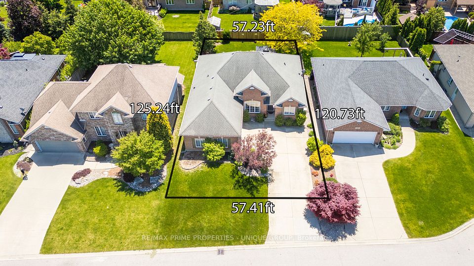 768 Lambton Court, Sarnia, ON N7S 6B6