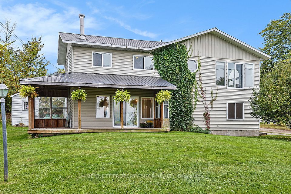 22 Maryann Lane, Horton, ON K7V 3Z8