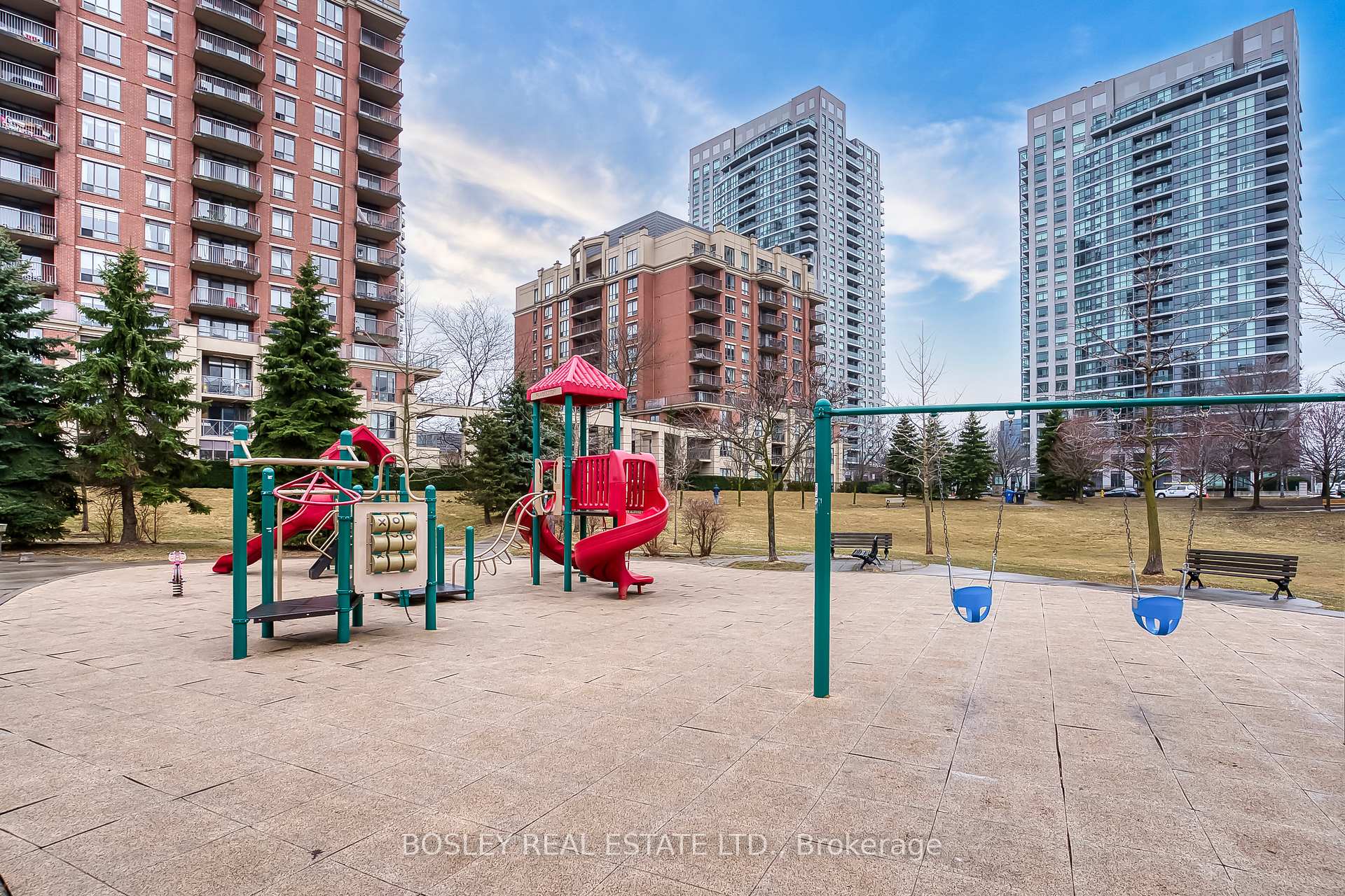 2 Bedrooms Condo at 51 Harrison Garden, Toronto For sale