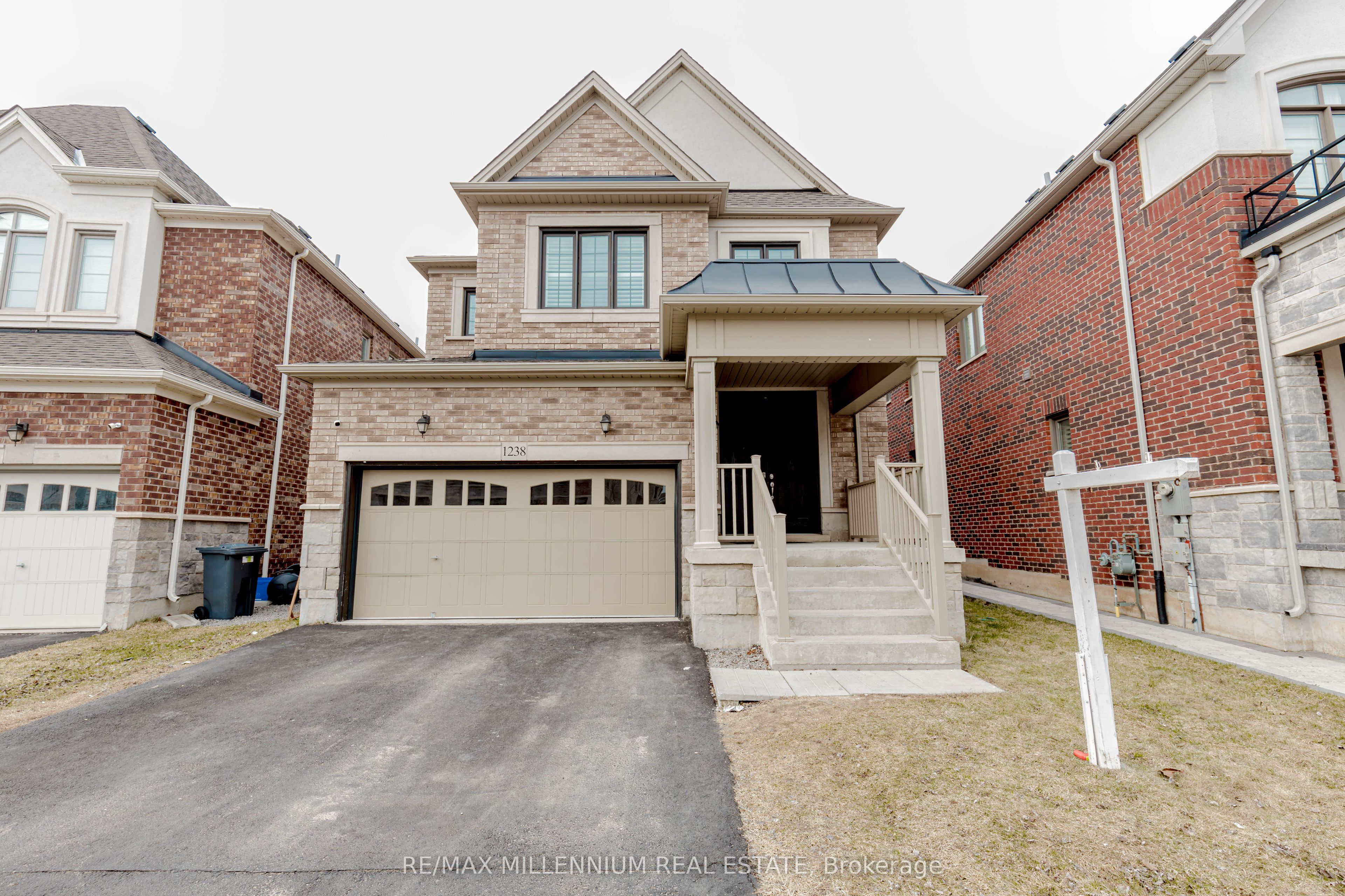 1238 Bowell Crescent