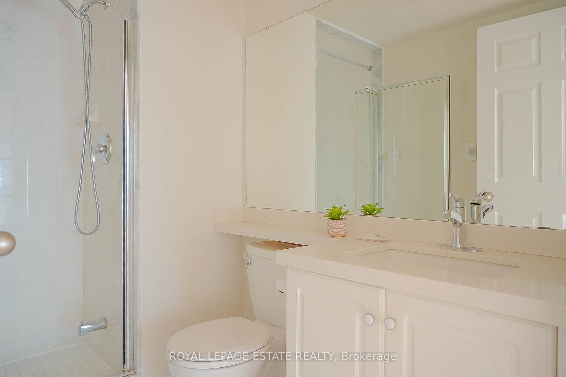 3 Bedrooms Condo at 23 Lorraine,  Toronto For sale
