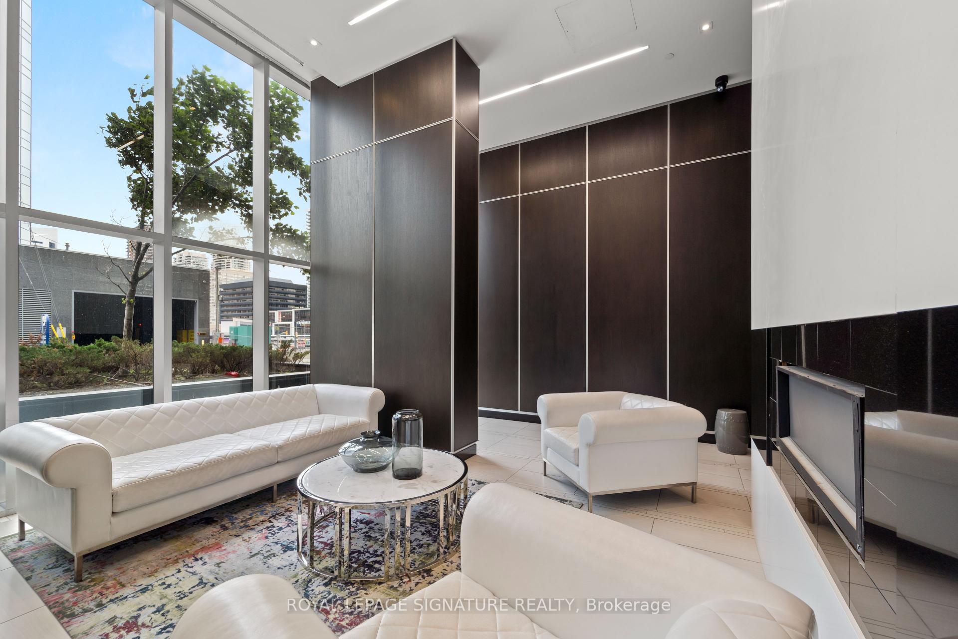 2 Bedrooms Condo at 11 Bogert, Toronto For sale