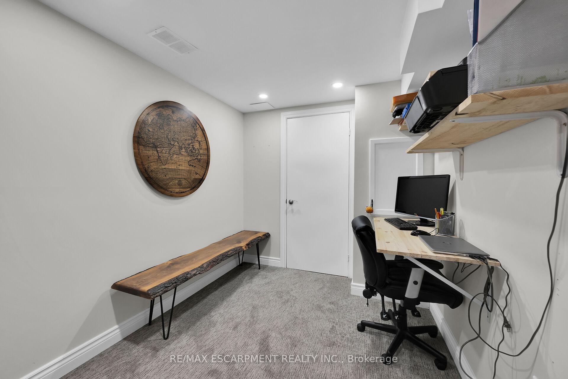 4 Bedrooms Condo at 134 Terni, Hamilton For sale