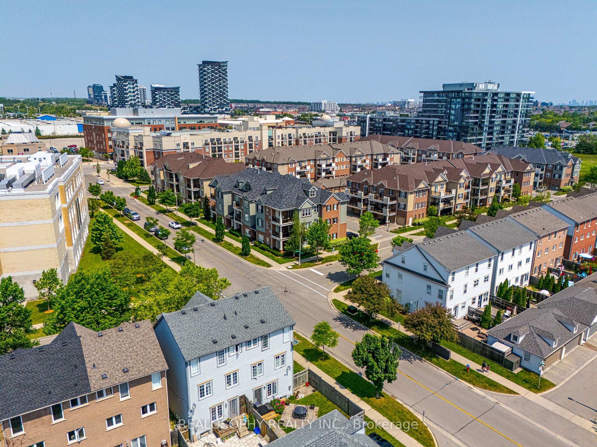 2 Bedrooms Condo at 2333 Sawgrass, Oakville For sale