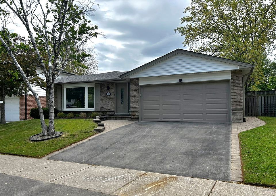 2296 Devon Road, Oakville, ON L6J 5R4