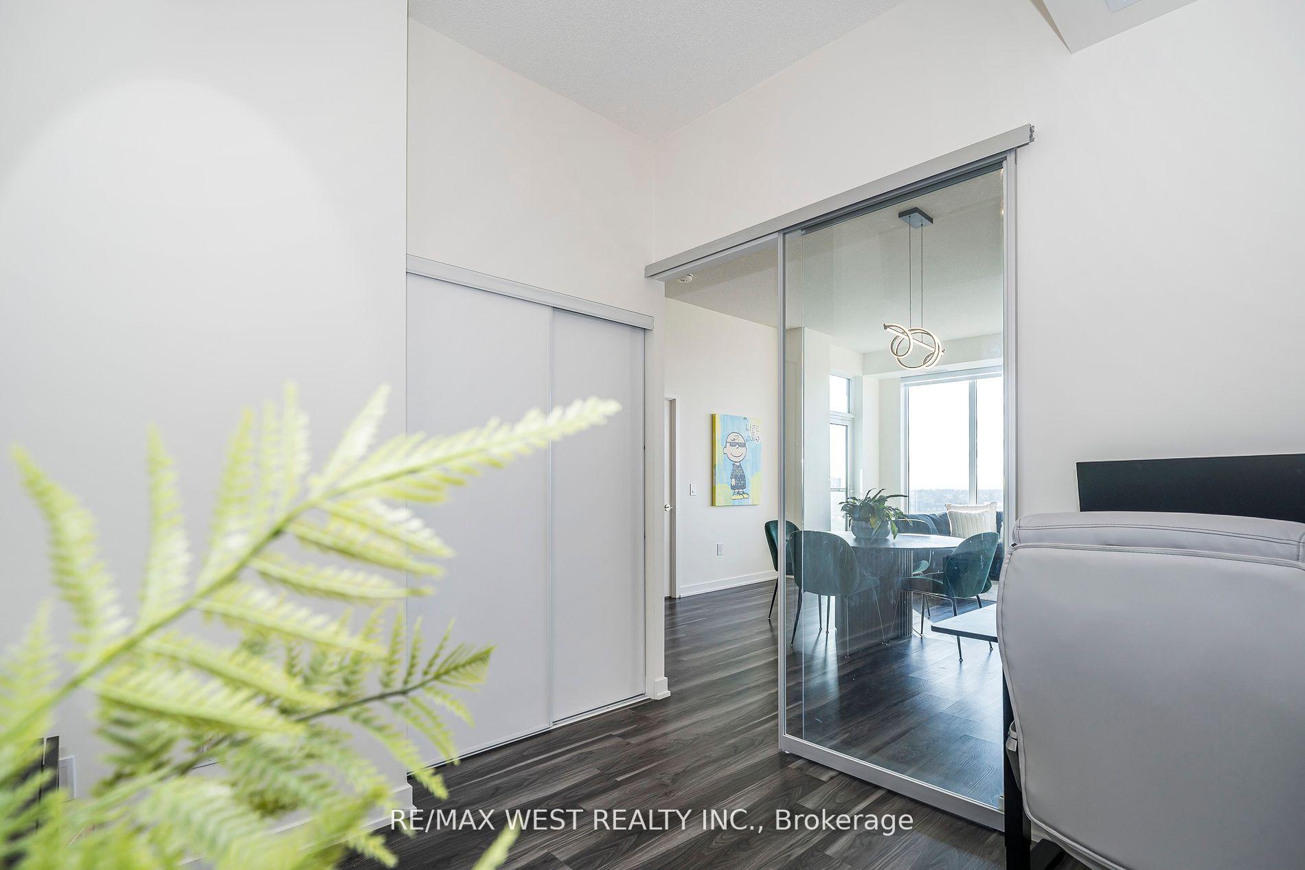 2 Bedrooms Condo at 859 The Queensway, Toronto For sale