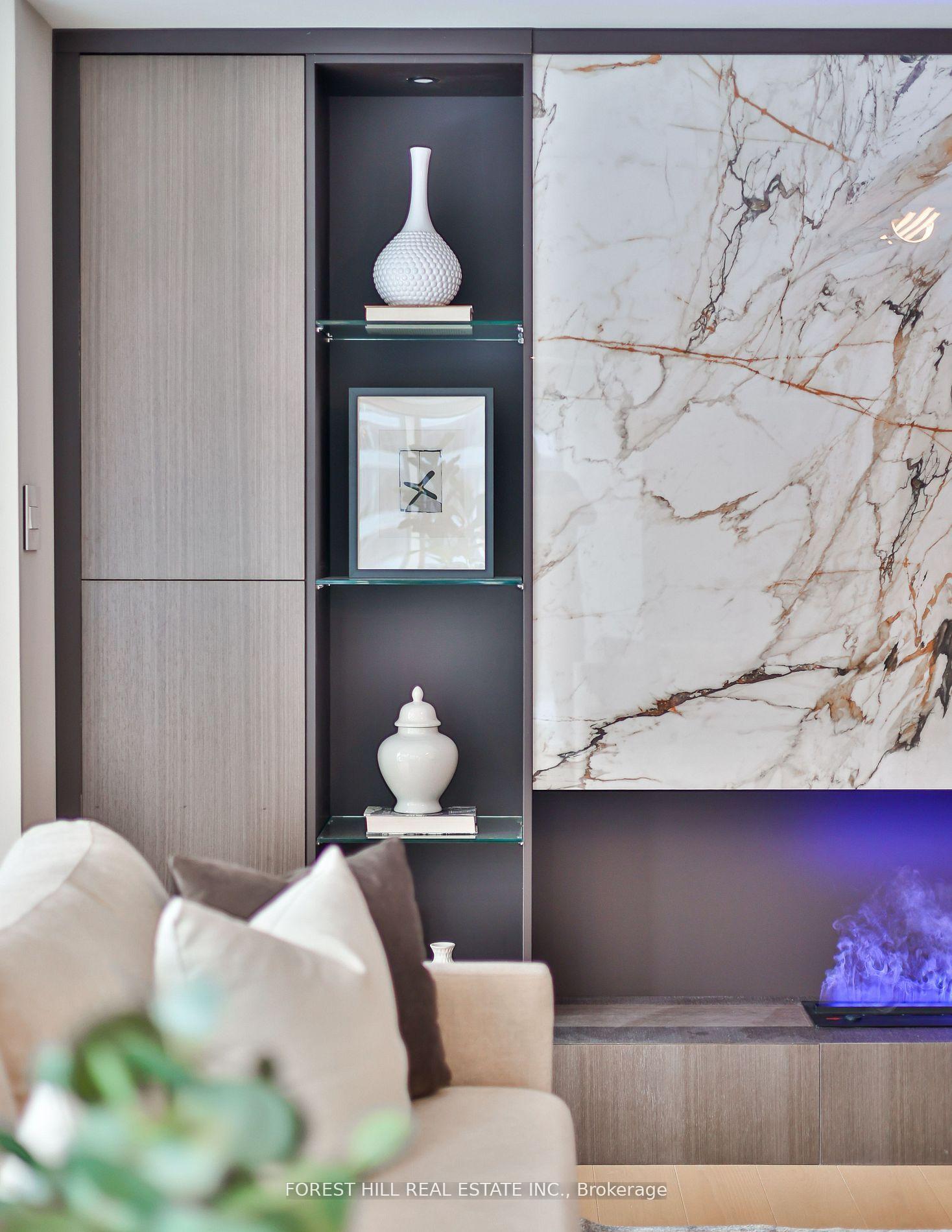 3 Bedrooms Condo at 33 University, Toronto For sale