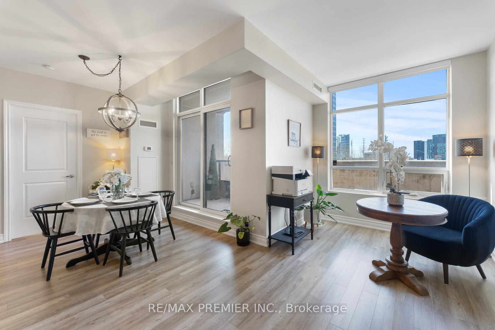 2 Bedrooms Condo at 9235 Jane,  Vaughan For sale