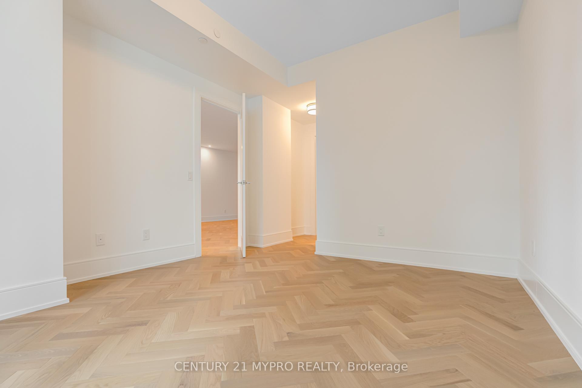 3 Bedrooms Condo at 455 Wellington,  Toronto For sale