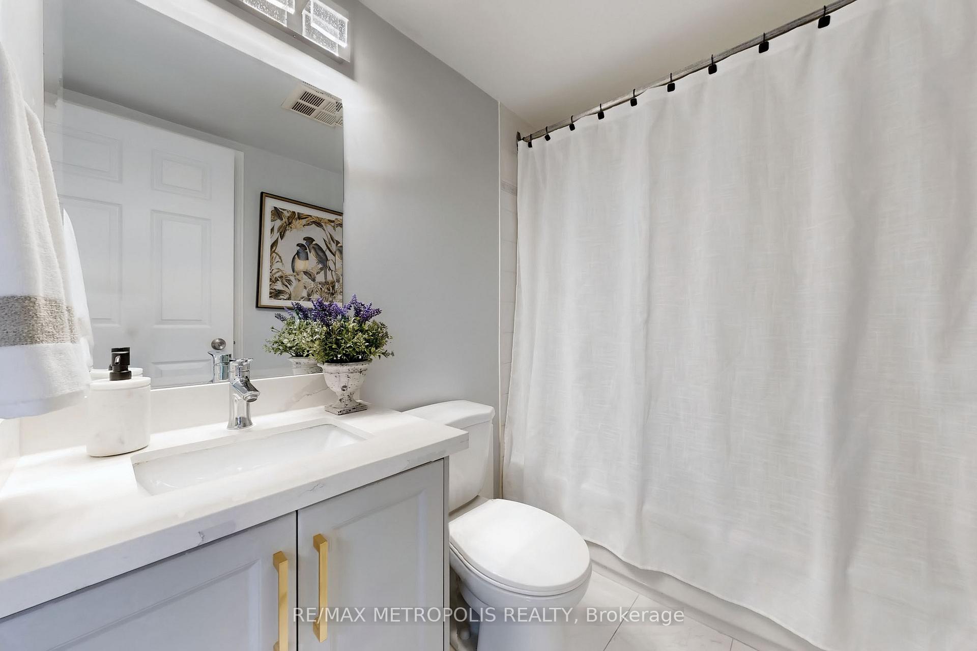 1 Bedroom Condo at 28 Pemberton,  Toronto For sale