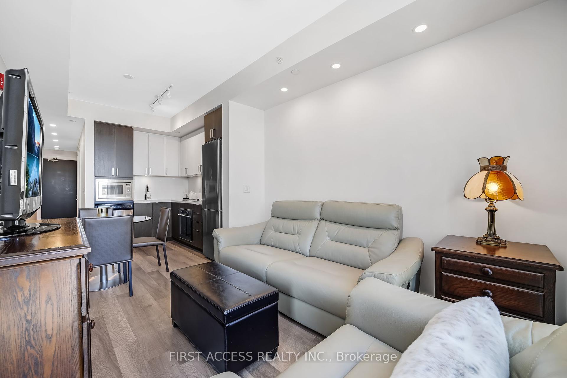 1 Bedroom Condo at 5230 Dundas,  Burlington For sale
