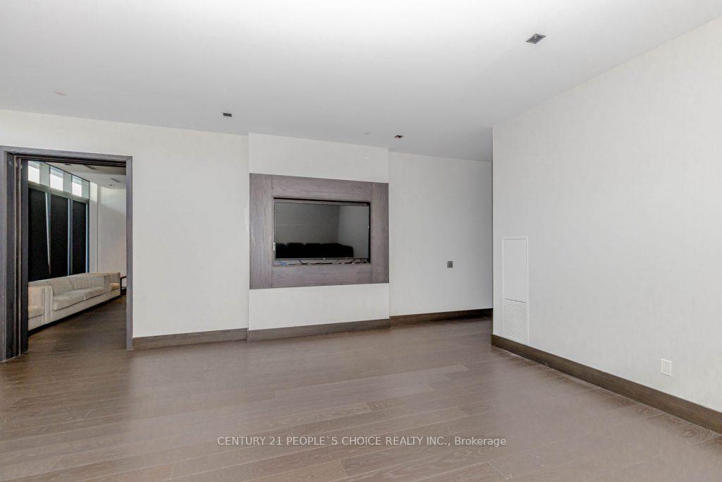 2 Bedrooms Condo at 1461 Lawrence, Toronto For sale