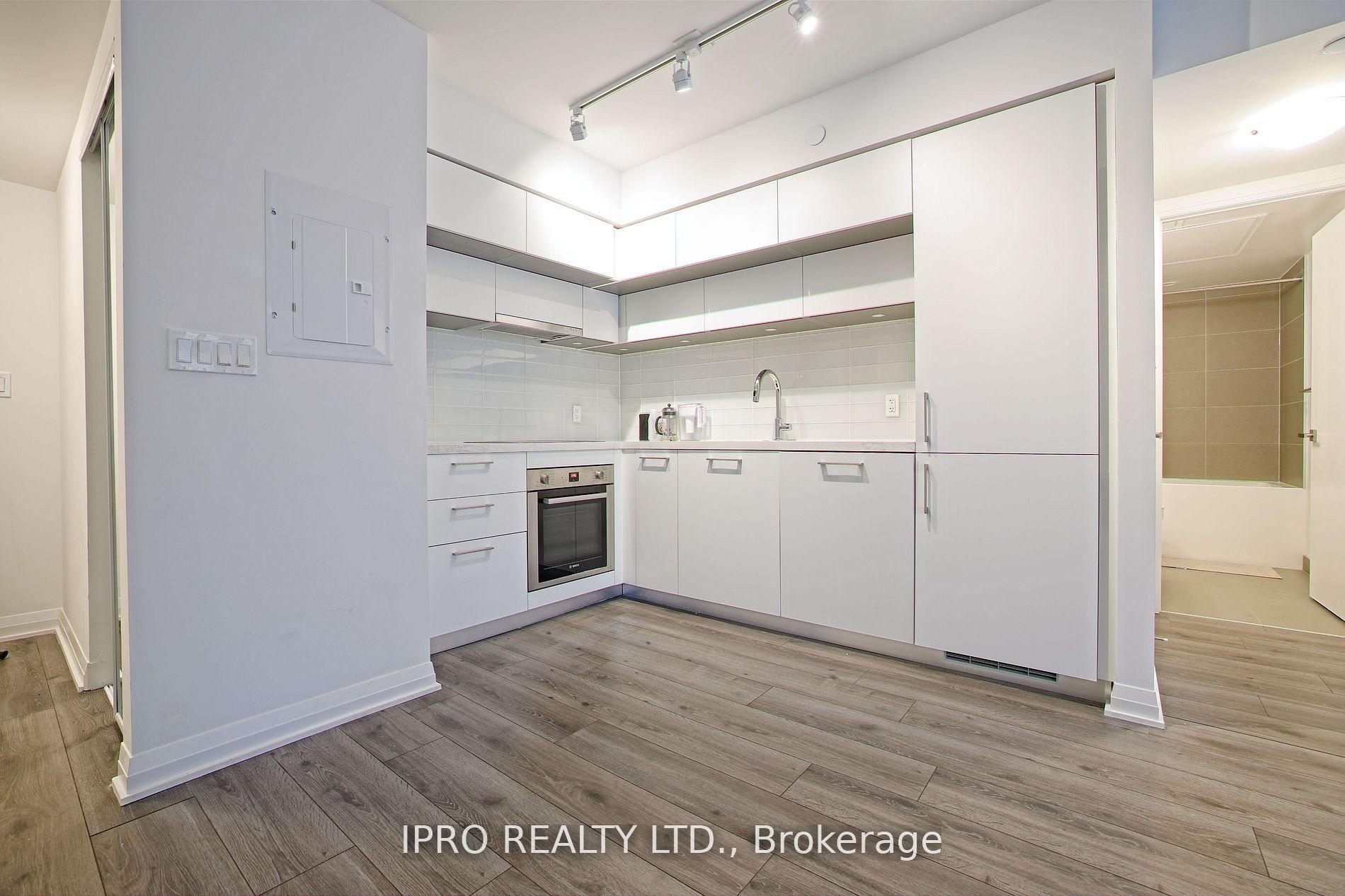 1 Bedroom Condo at 99 Foxbar, Toronto For sale