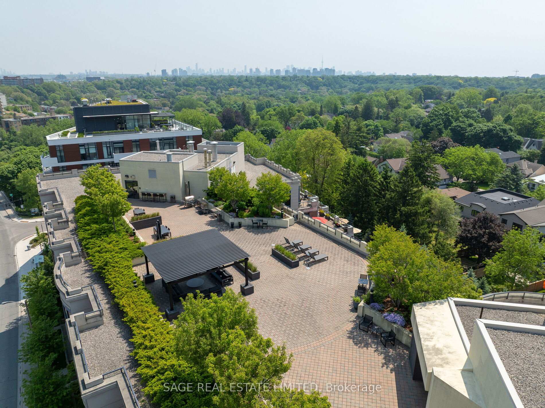 2 Bedrooms Condo at 25 Earlington, Toronto For sale