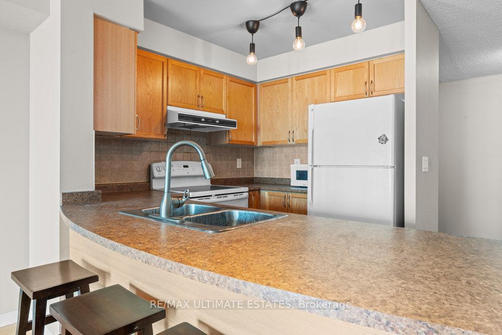 2 Bedrooms Condo at 5500 Yonge, Toronto For sale