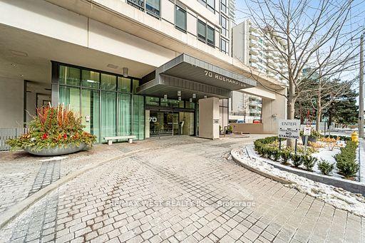 2 Bedrooms Condo at 70 Roehampton,  Toronto For sale
