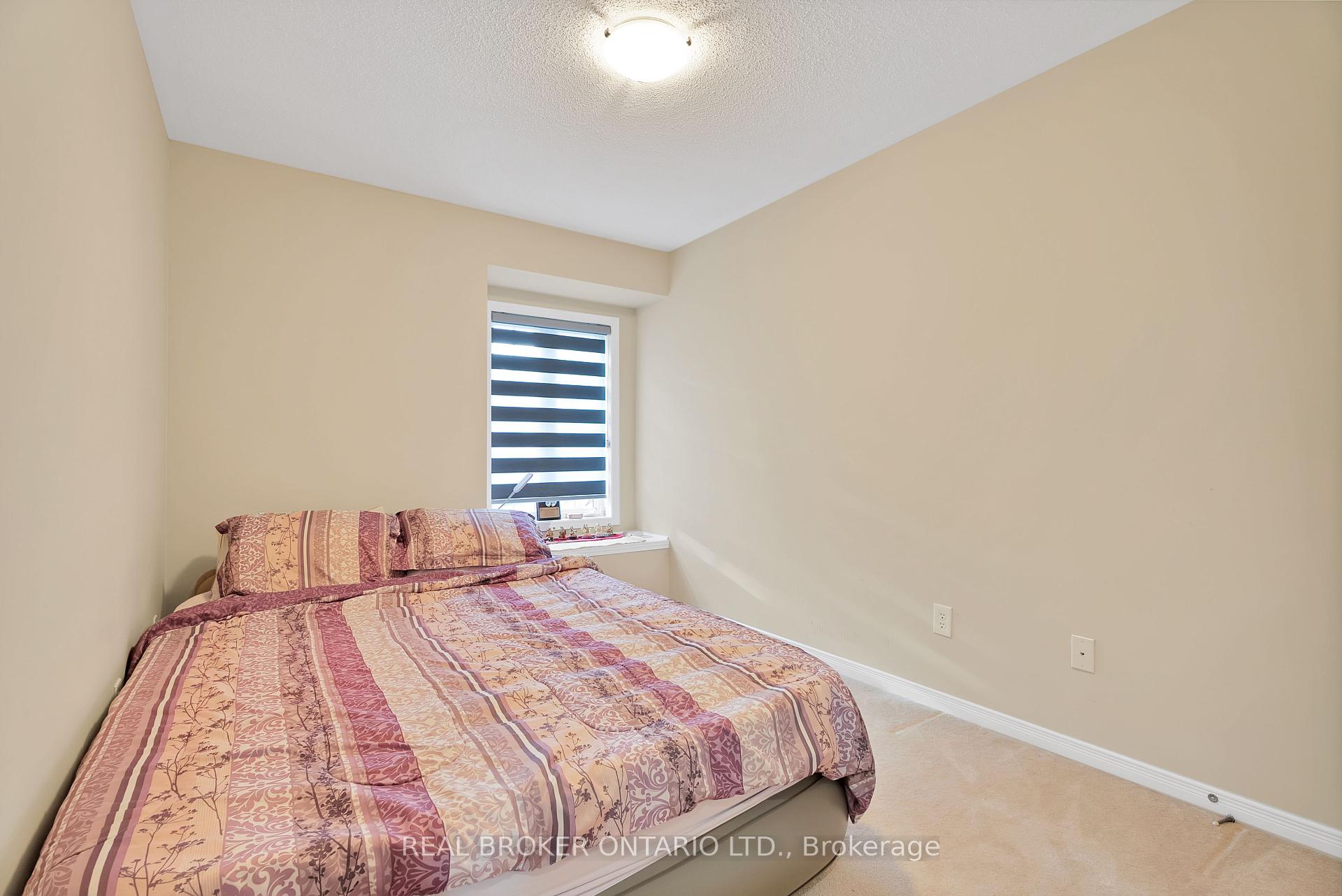 3 Bedrooms Condo at 7360 Zinnia, Mississauga For sale