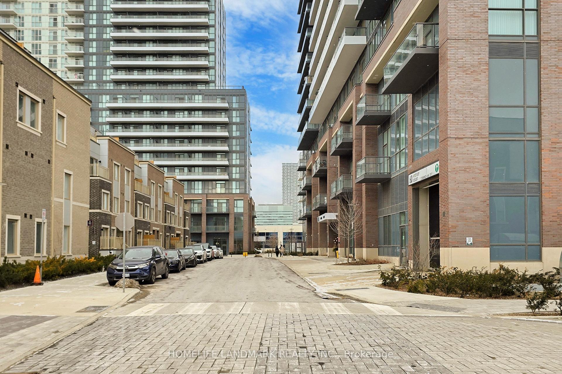 2 Bedrooms Condo at 60 Honeycrisp, Vaughan For sale