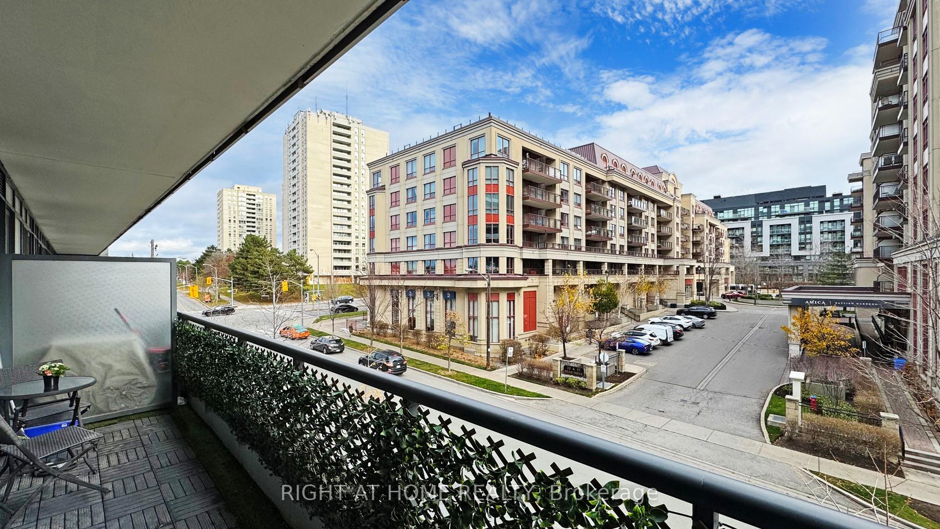 2 Bedrooms Condo at 18 Rean,  Toronto For sale