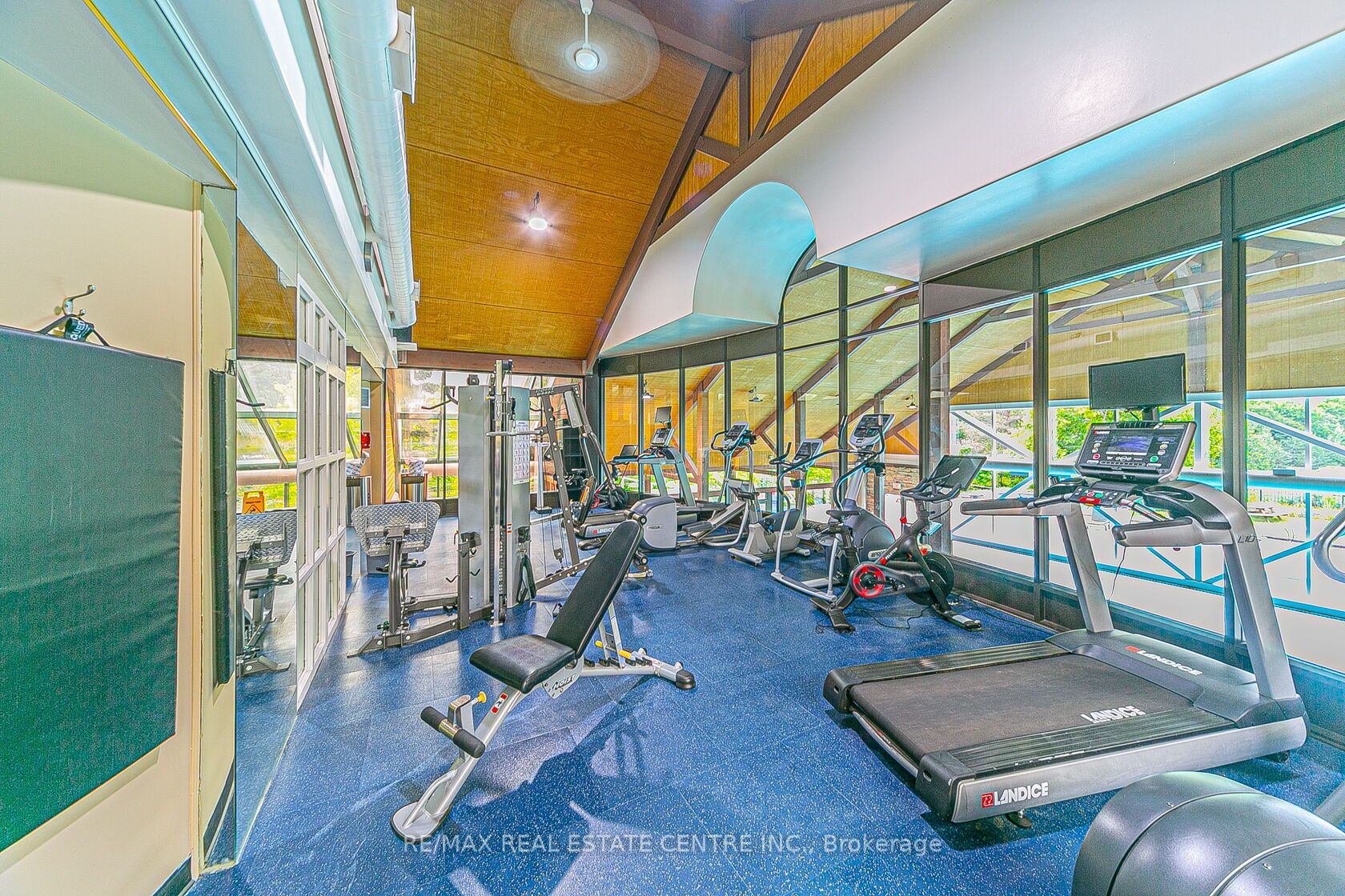 90 Highland Drive, #2292