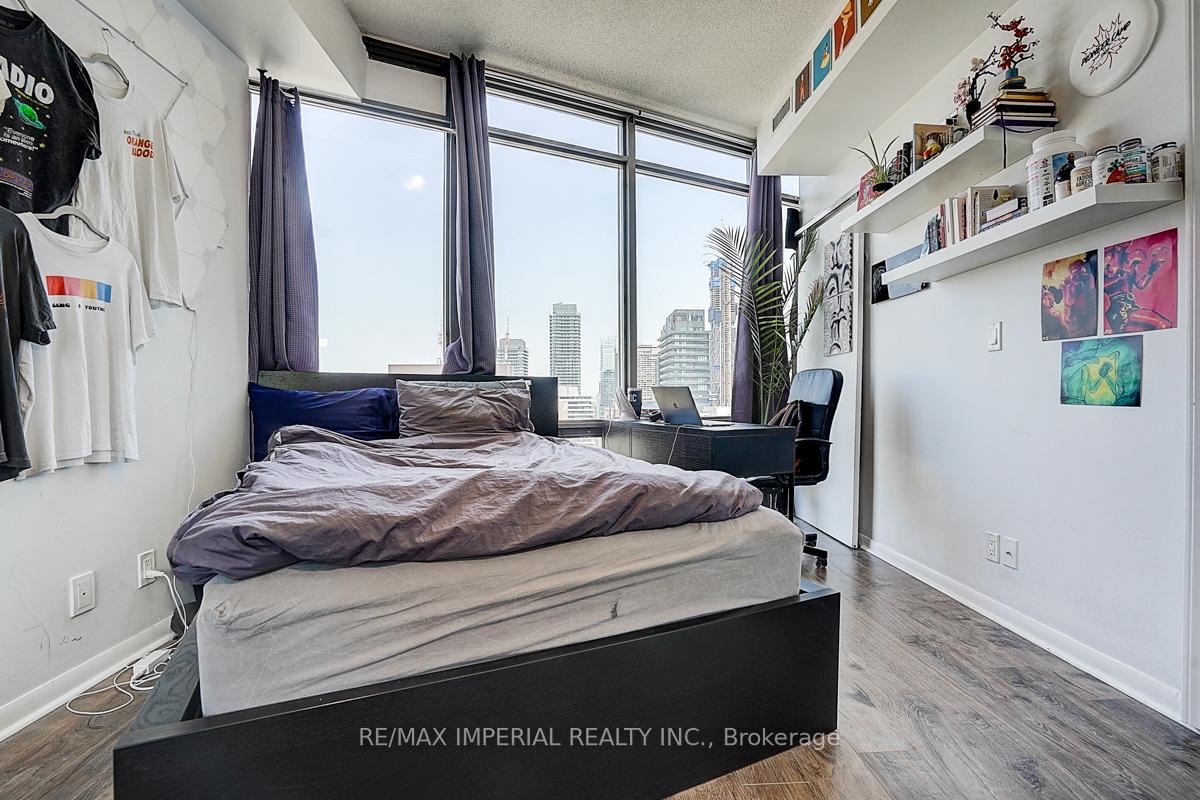 4 Bedrooms Condo at 832 Bay, Toronto For sale