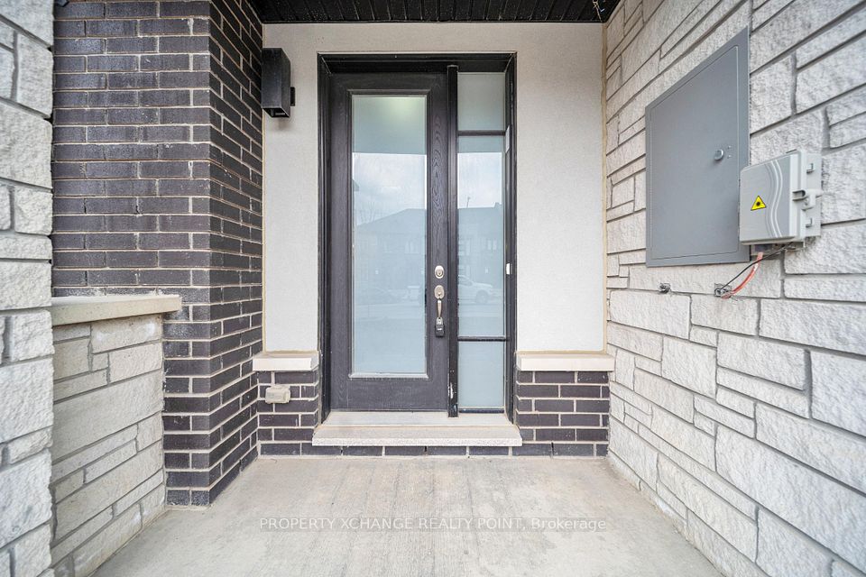 202 Coronation Road, Whitby, ON L1P 0H7