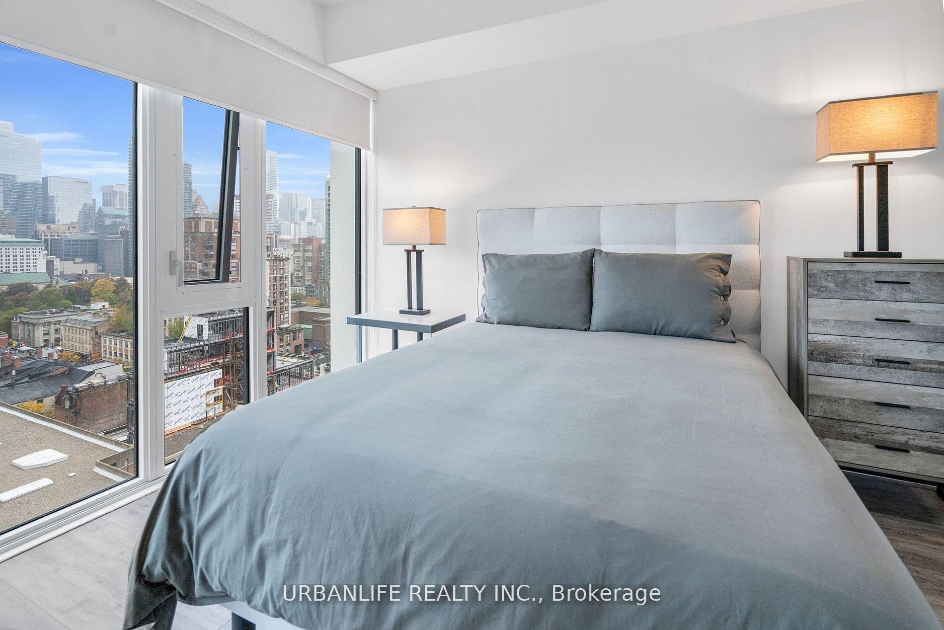 1 Bedroom Condo at 158 Front,  Toronto For sale