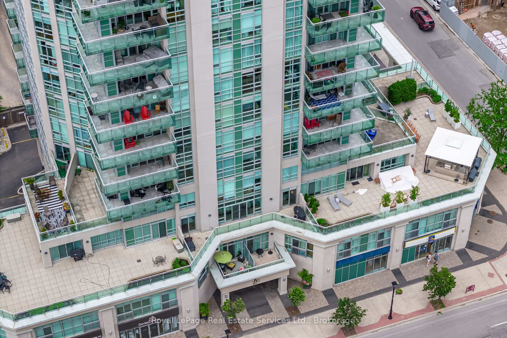 2 Bedrooms Condo at 360 Pearl, Burlington For sale