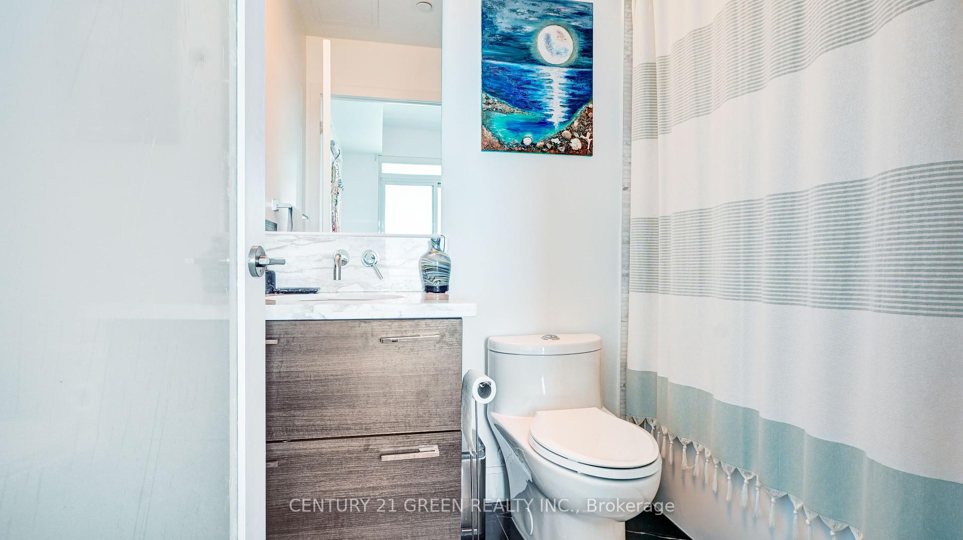 2 Bedrooms Condo at 33 Shore Breeze, Toronto For sale