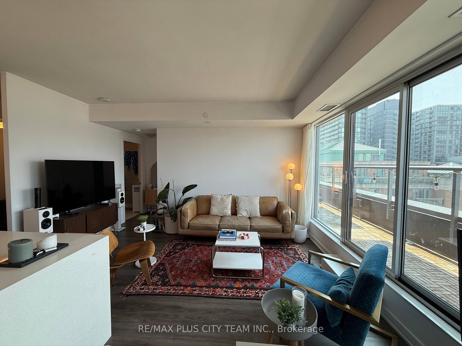 2 Bedrooms Condo at 106 Dovercourt, Toronto For sale