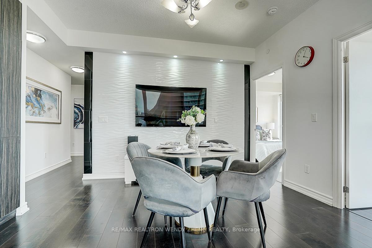 2 Bedrooms Condo at 52 Forest Manor, Toronto For sale