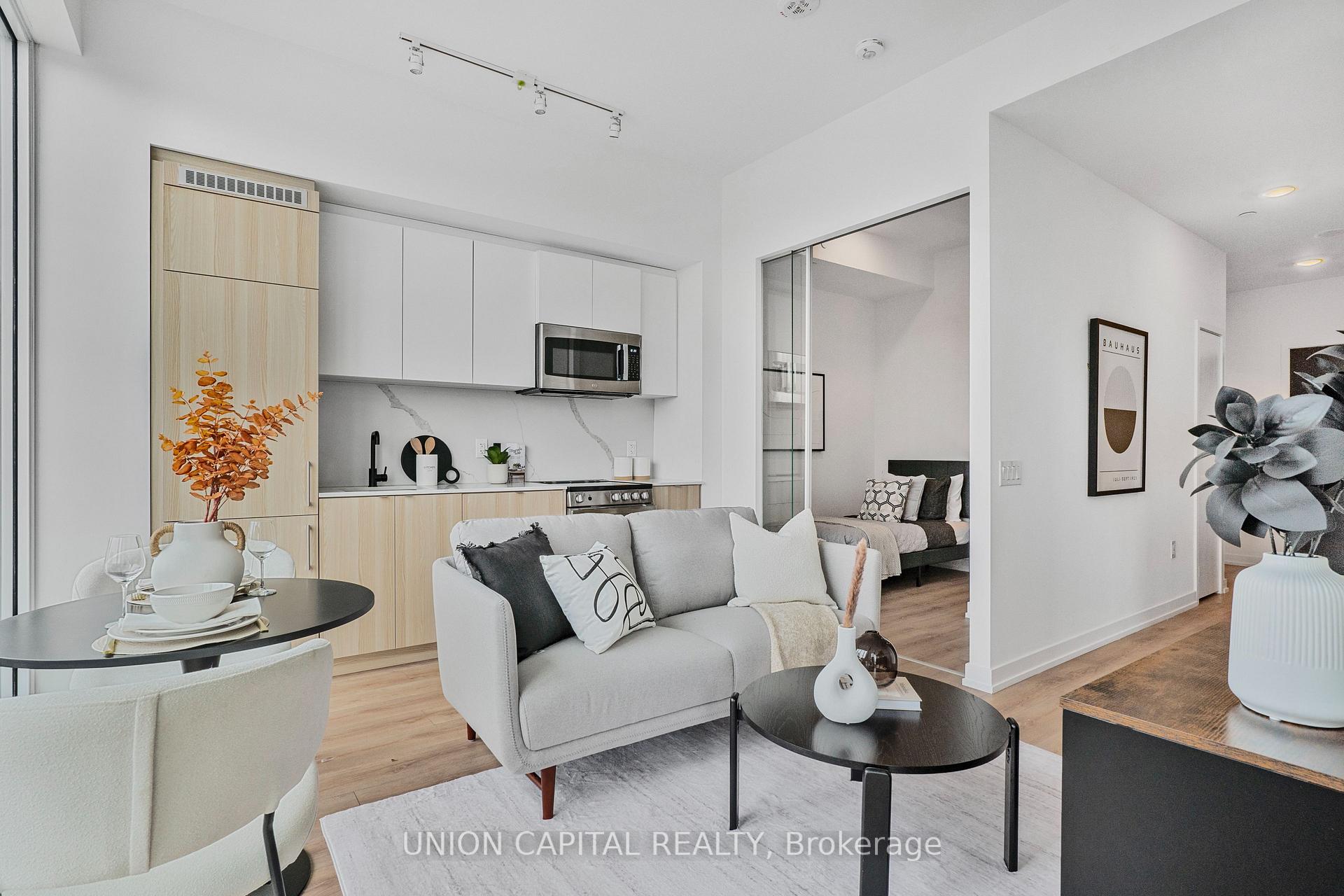 2 Bedrooms Condo at 500 Dupont,  Toronto For sale