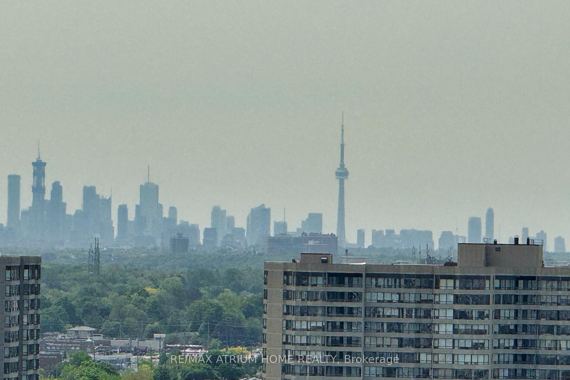 2 Bedrooms Condo at 20 North Park, Vaughan For sale