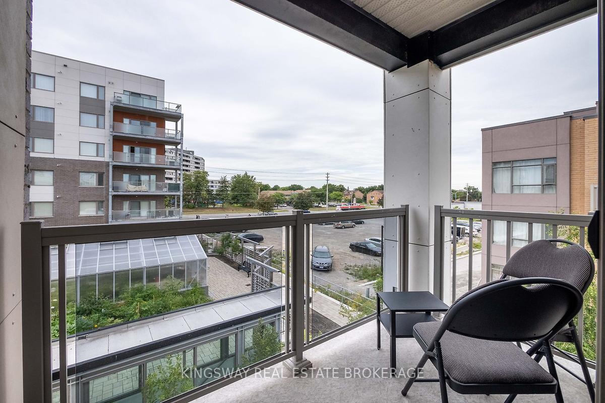 3 Bedrooms Condo at 70 Orchid Place,  Toronto For sale