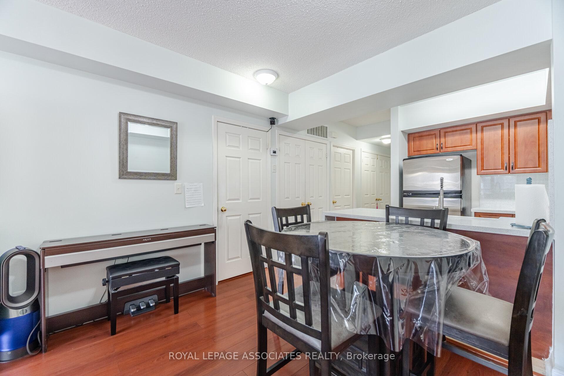 3 Bedrooms Condo at 3043 Finch, Toronto For sale