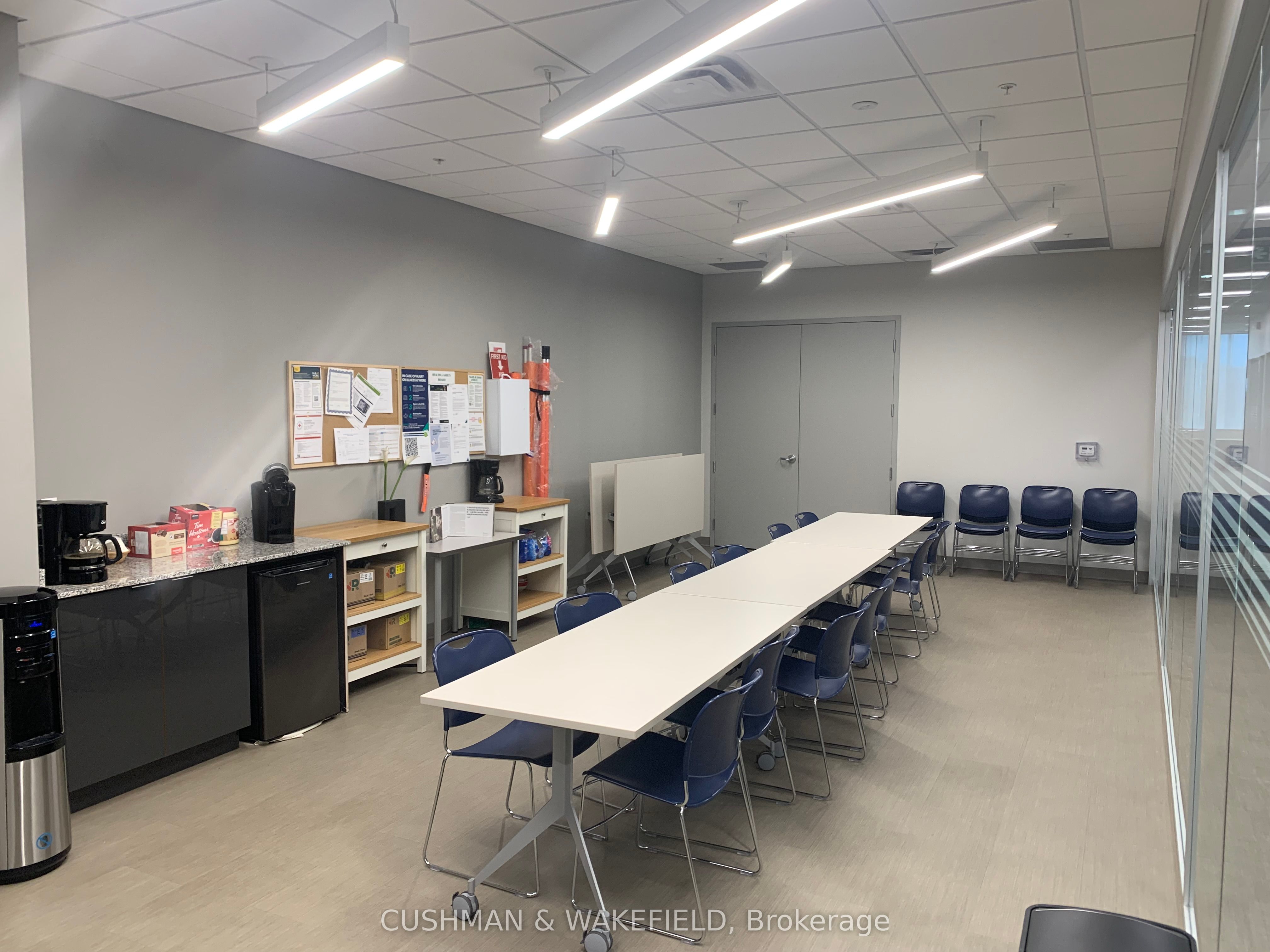 6240 Highway 7, #200